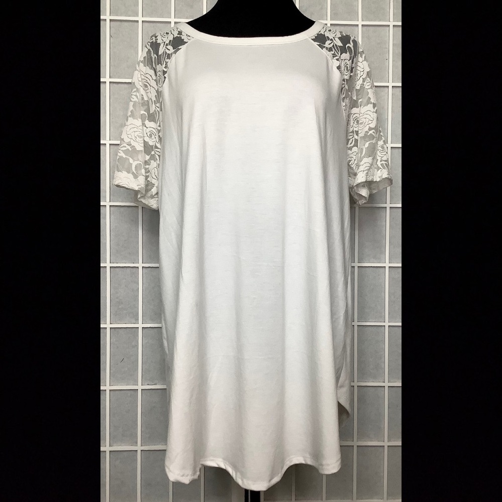 XL Zenana white with lace short sleeve top. No tags, but unworn.